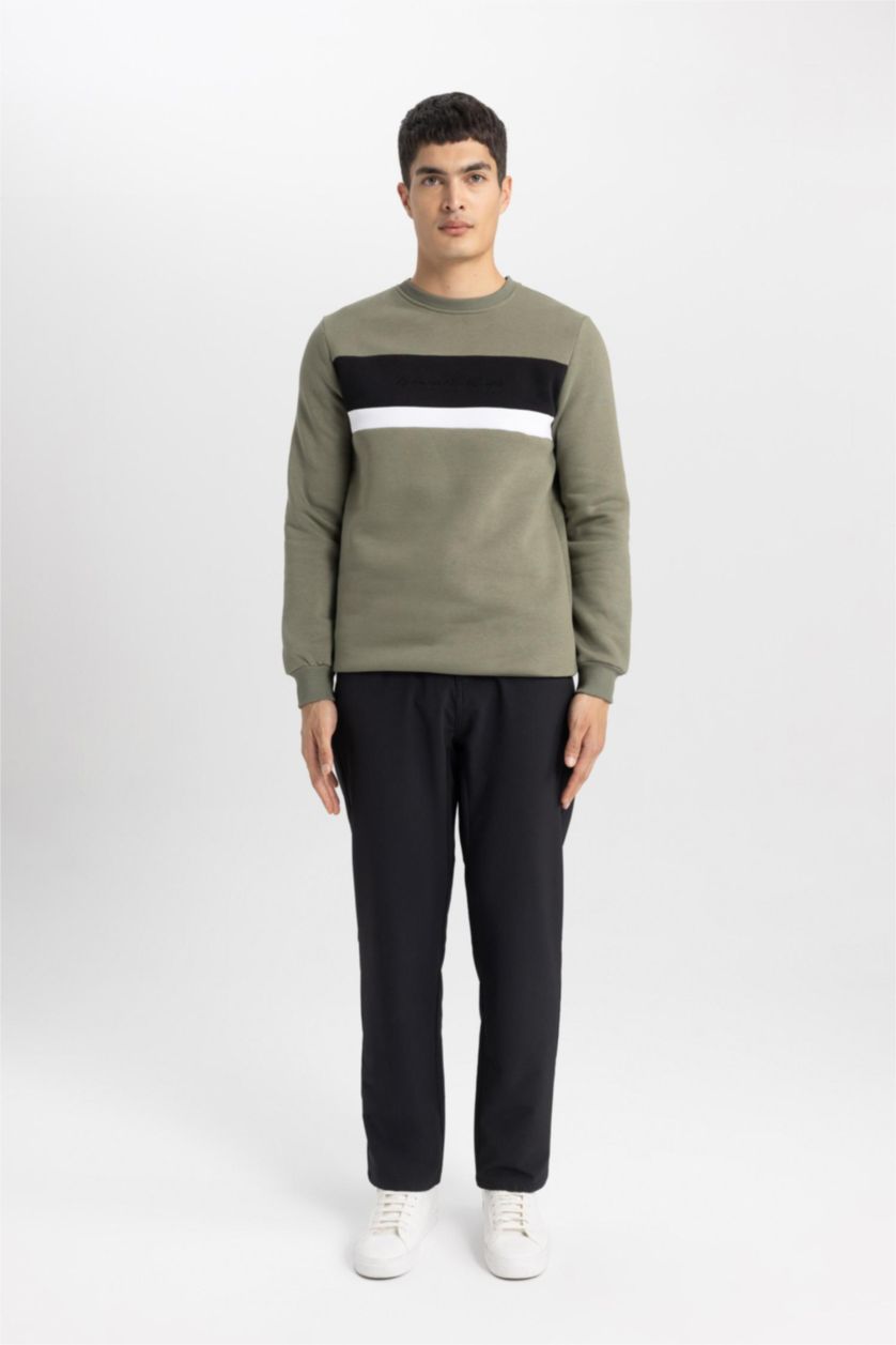 رجالي كاكي سويت شيرت بقصة عادية برقبة مستديرة