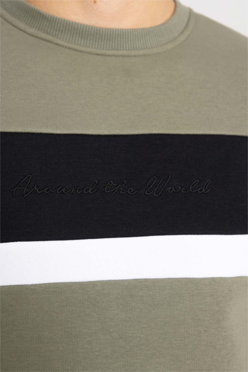 رجالي كاكي سويت شيرت بقصة عادية برقبة مستديرة