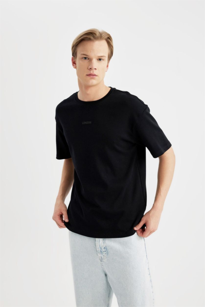 MAN Black Comfort Fit Crew Neck Printed T-Shirt