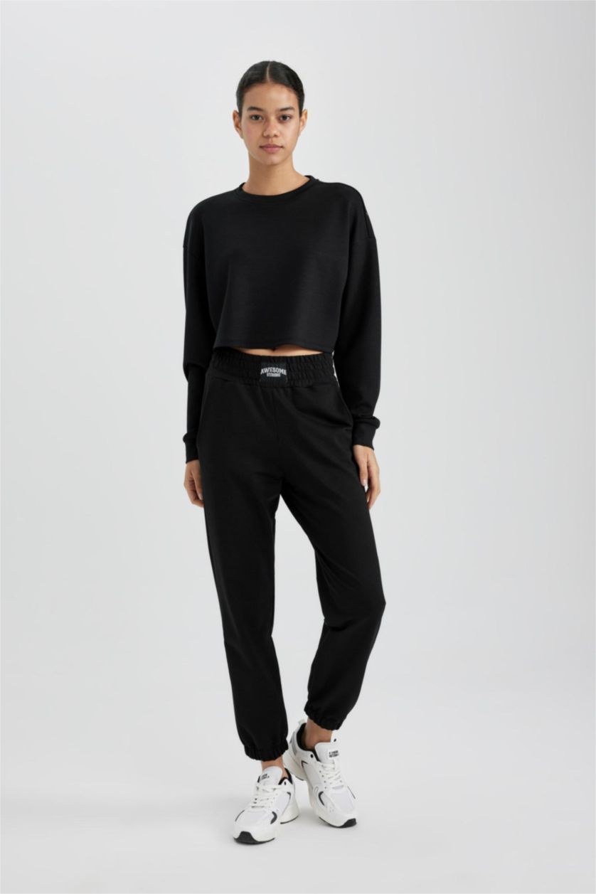 Woman Black DeFactoFit Crew Neck Sports Crop Sweatshirt
