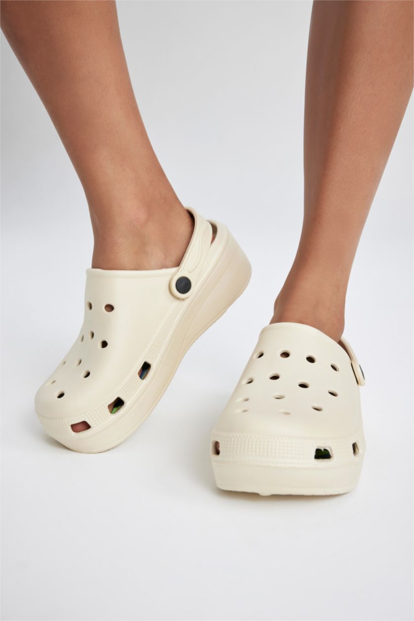 نساء بيج شبشب بكعب مسطح