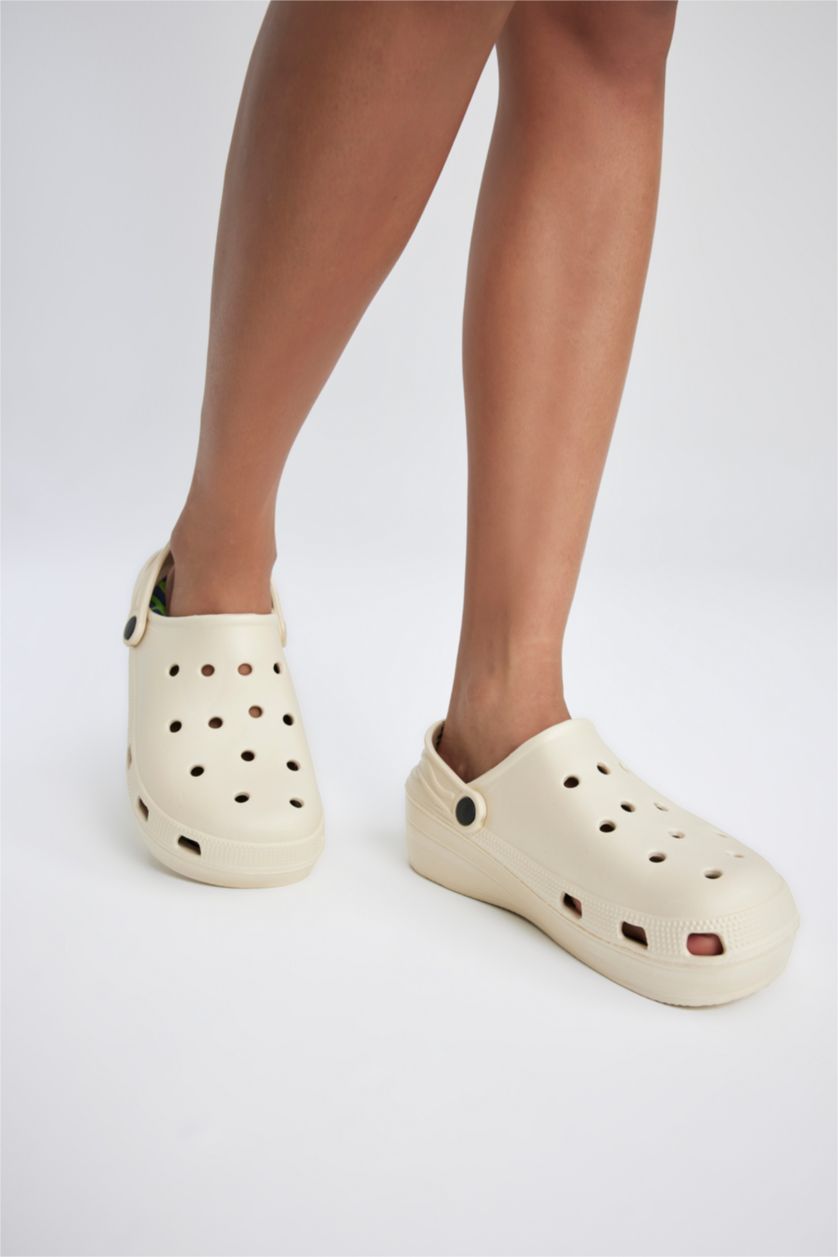 نساء بيج شبشب بكعب مسطح