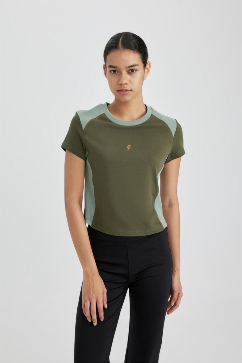 نساء كاكي تيشيرت رياضي نص كم جيرسي قصة عادية من DeFactoFit