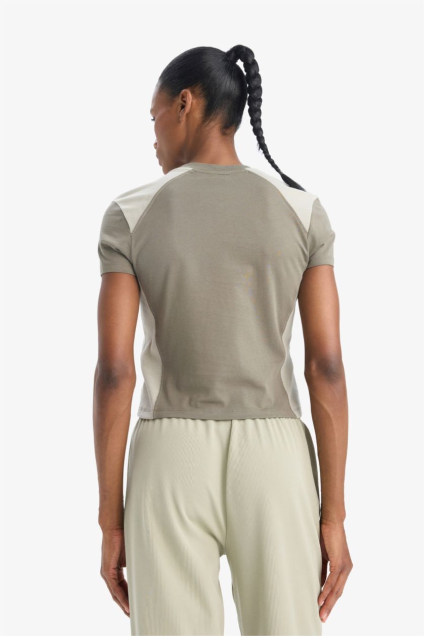 Kadın Haki Standart Fit Bisiklet Yaka Sporcu Kısa Kollu Tişört