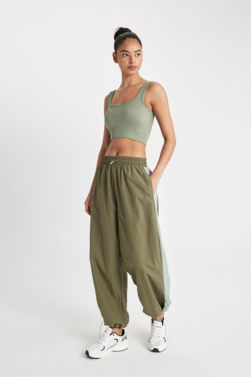 Kadın Haki Sporcu Jogger Eşofman Altı Beli Lastikli Paçası Ayarlanabilir Lastikli Paraşüt Kumaş