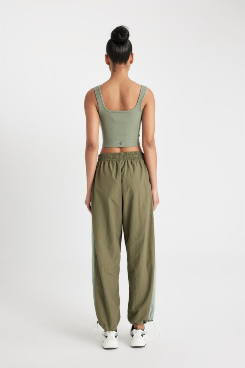 Kadın Haki Sporcu Jogger Eşofman Altı Beli Lastikli Paçası Ayarlanabilir Lastikli Paraşüt Kumaş