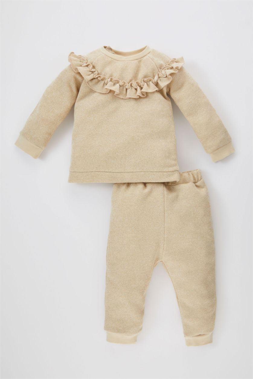 طفلة صغيرة بيج فاتح سيت بنتي سويت شيرت وسويت بانتس - قطعتين
