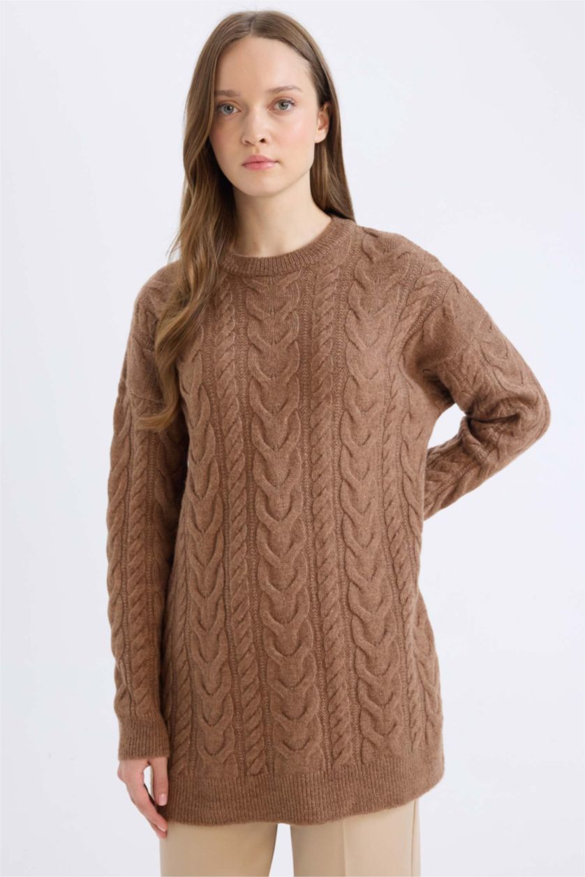 FEMME Marron Pull en tricot à col rond avec motif tressé Coupe régulière