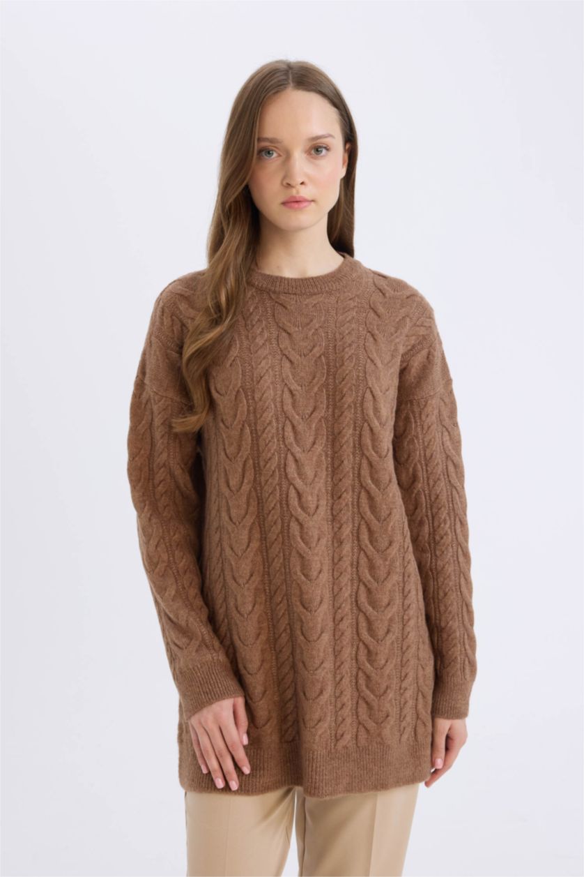 FEMME Marron Pull en tricot à col rond avec motif tressé Coupe régulière
