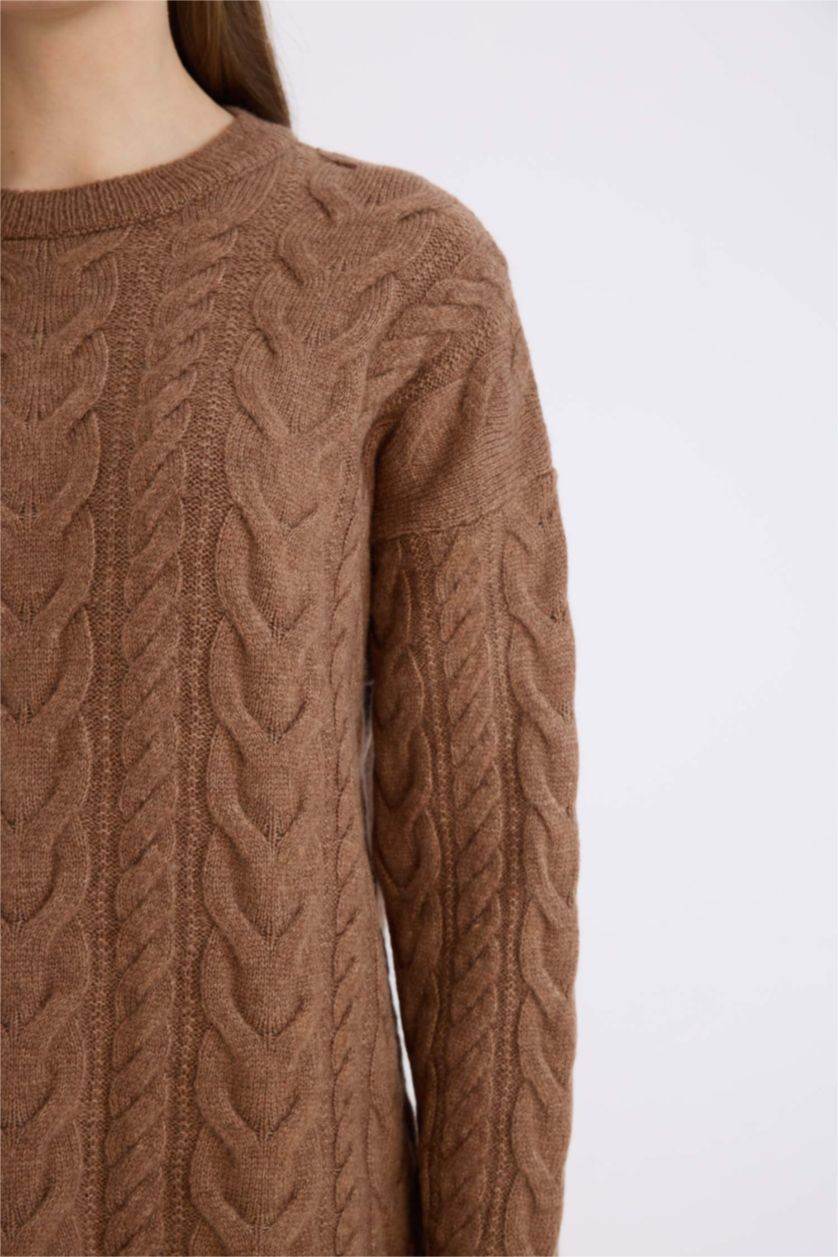 FEMME Marron Pull en tricot à col rond avec motif tressé Coupe régulière