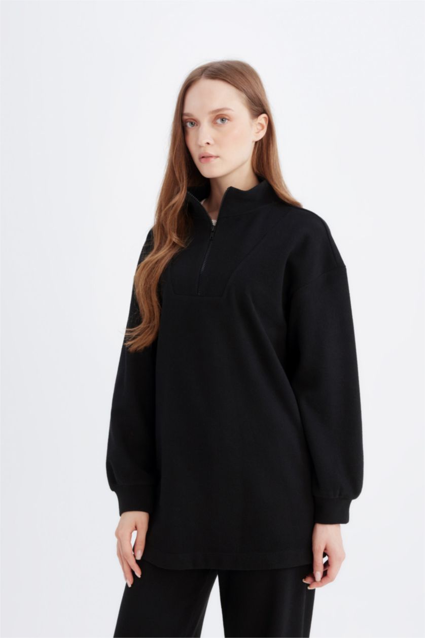 حريمي أسود سويت شيرت طويل قصة عادية بياقة نص سوسته