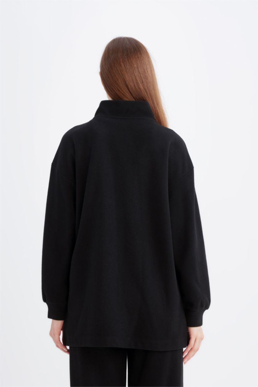 حريمي أسود سويت شيرت طويل قصة عادية بياقة نص سوسته