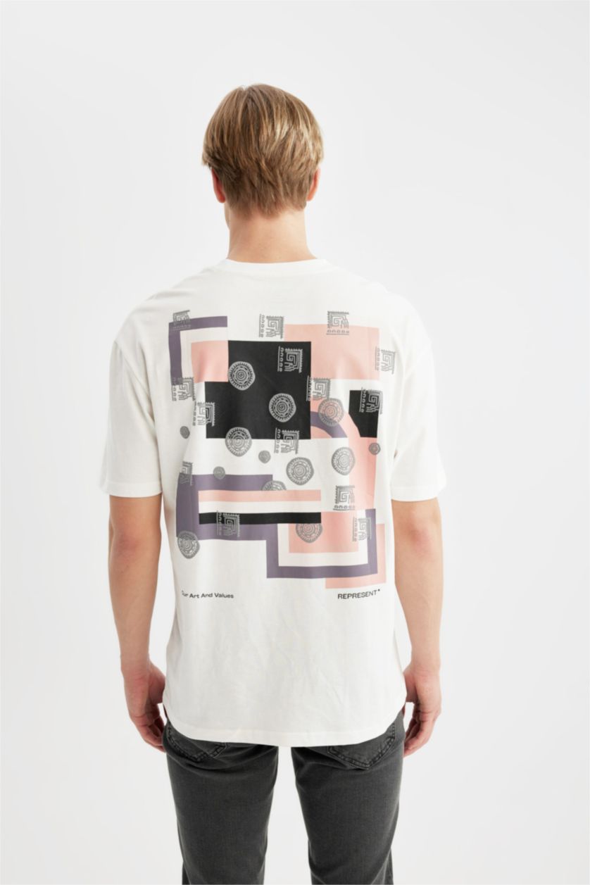 Erkek Ekru %100 Pamuk Comfort Regular Fit Rahat Kalıp Bisiklet Yaka Sırt Baskılı Kısa Kollu Tişört