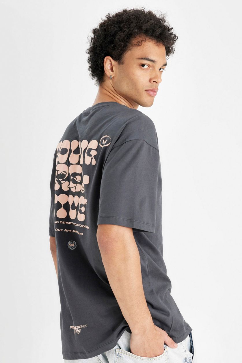 Erkek Antrasit %100 Pamuk Comfort Regular Fit Rahat Kesim Bisiklet Yaka Sırt Baskılı Kısa Kollu Tişört