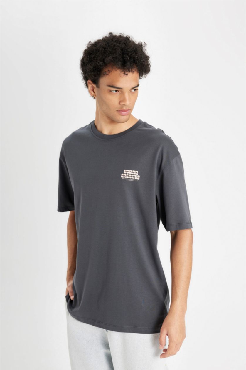 Erkek Antrasit %100 Pamuk Comfort Regular Fit Rahat Kesim Bisiklet Yaka Sırt Baskılı Kısa Kollu Tişört