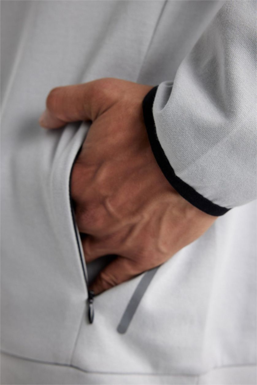 رجال رمادي فاتح Standard Fit Sweatshirt
