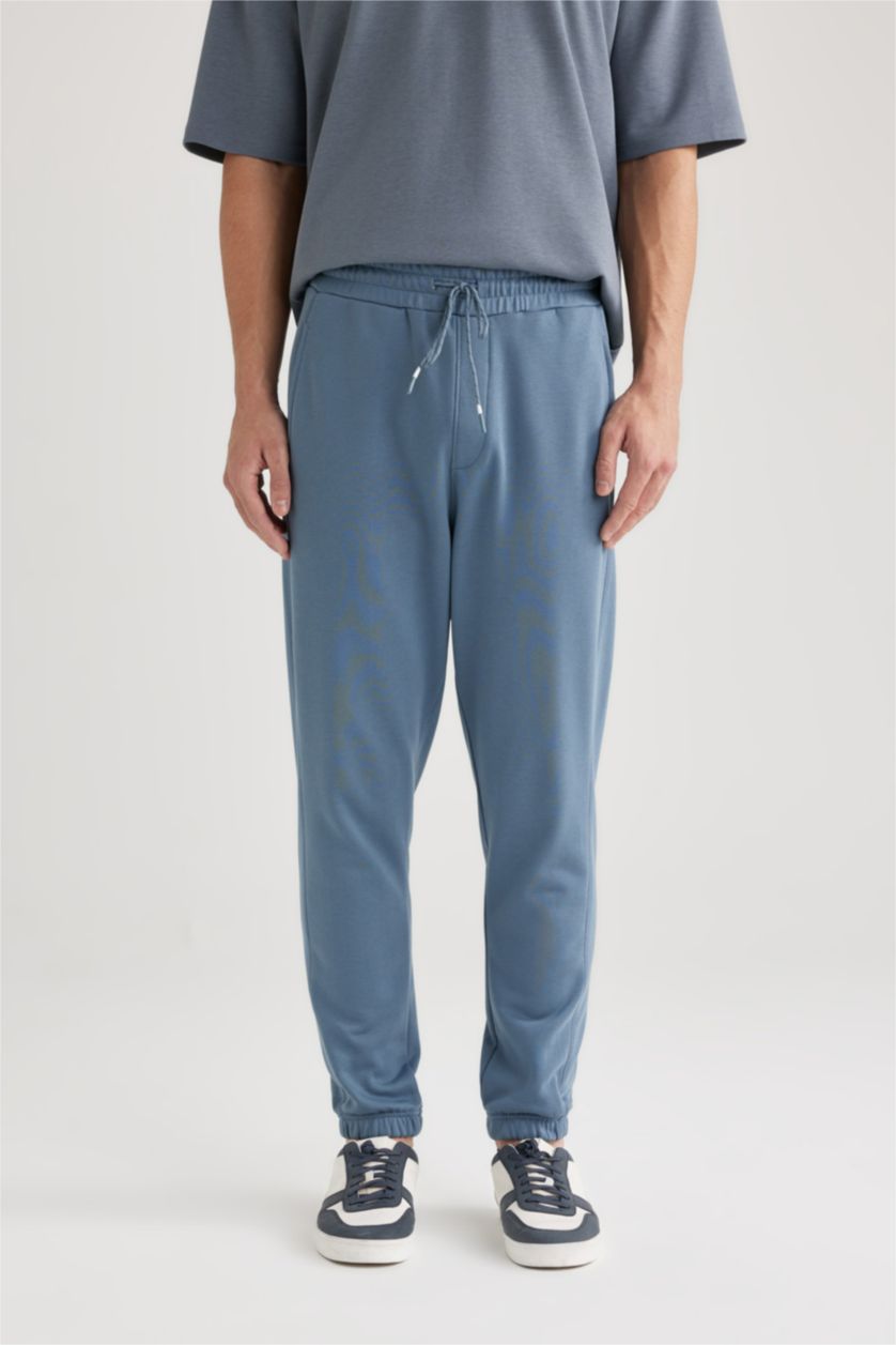MAN Light Indigo Regular Fit With Pockets Trousers