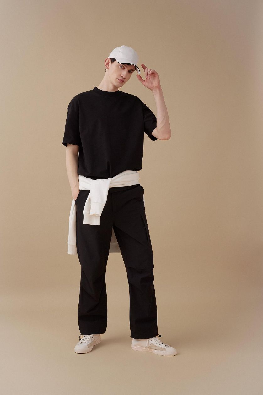 Erkek Siyah Yazlık Pantolon Relax Fit Rahat Kesim Kargo Cepli Beli Paçası Lastikli