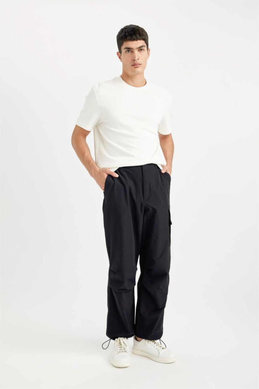 Erkek Siyah Yazlık Pantolon Relax Fit Rahat Kesim Kargo Cepli Beli Paçası Lastikli
