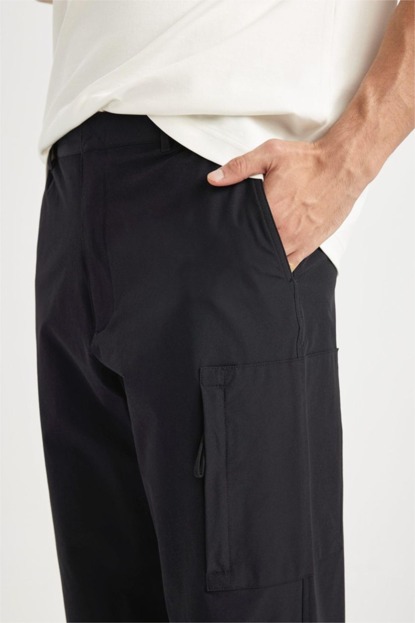 Erkek Siyah Yazlık Pantolon Relax Fit Rahat Kesim Kargo Cepli Beli Paçası Lastikli