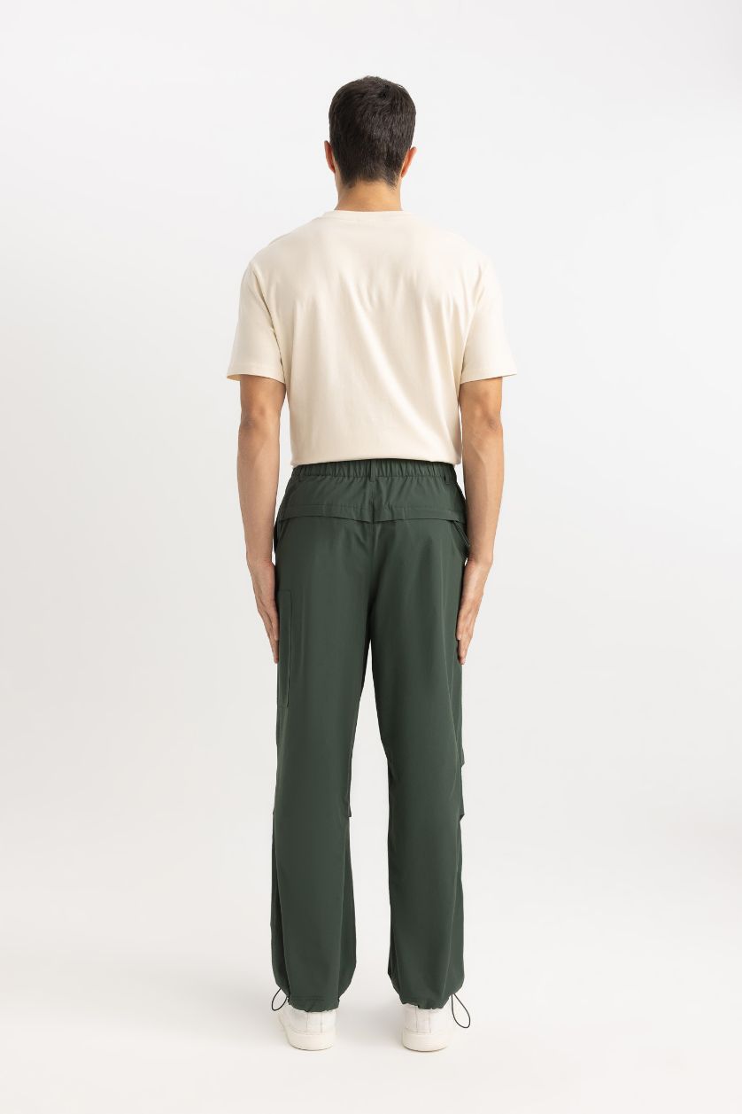 Erkek Koyu Yeşil Yazlık Pantolon Relax Fit Rahat Kesim Kargo Cepli Beli Paçası Lastikli