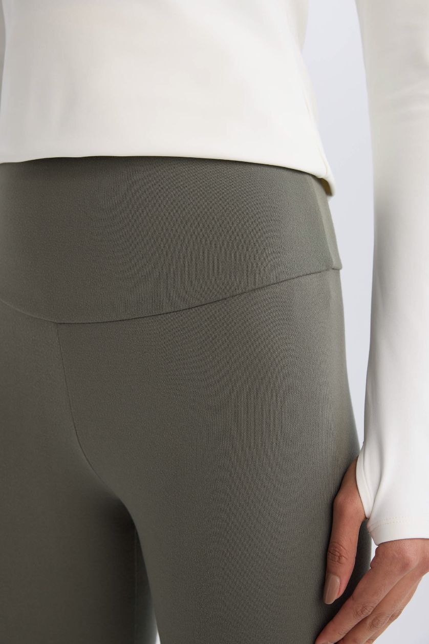 Kadın Haki Beli Saran Sporcu Tayt