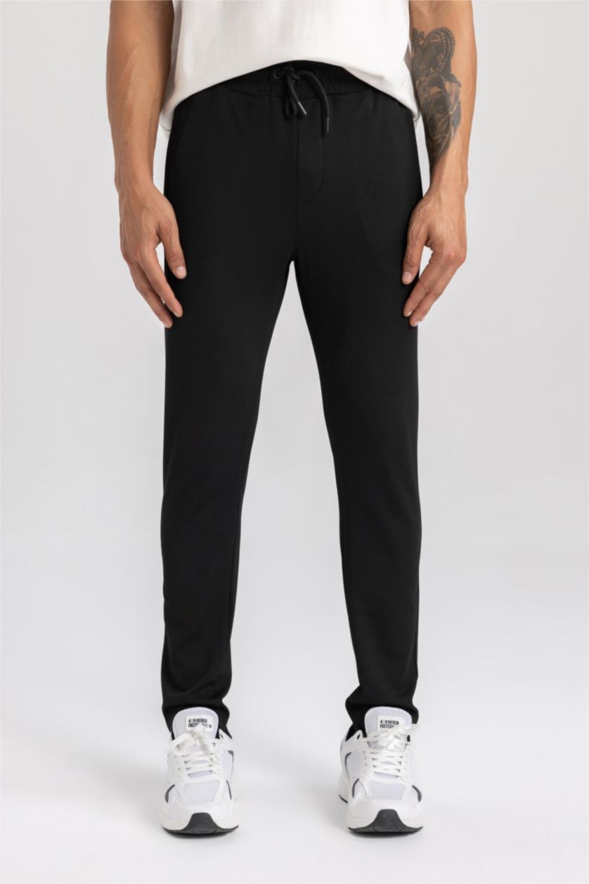 Man Black Standard Fit Pique Jogger