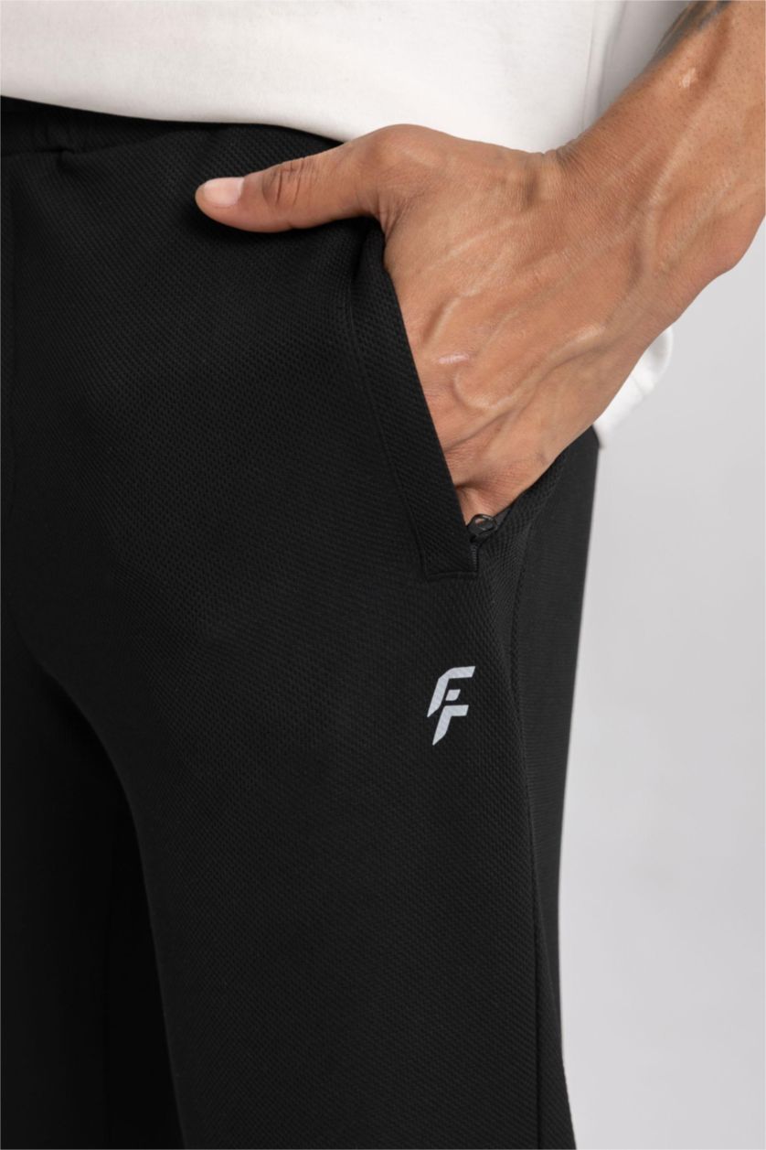 Man Black Standard Fit Pique Jogger