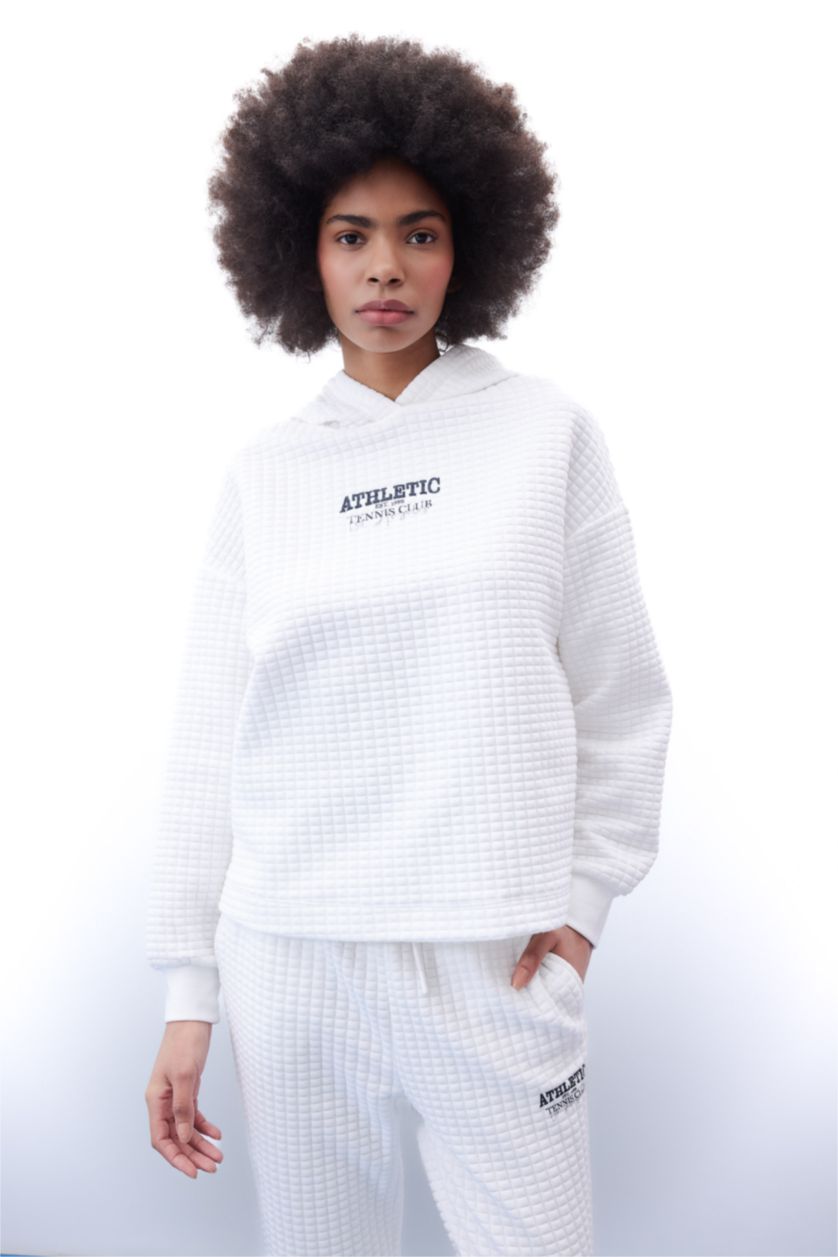 Woman White Oversize Fit Hooded Quilted Sports Sweatshirt