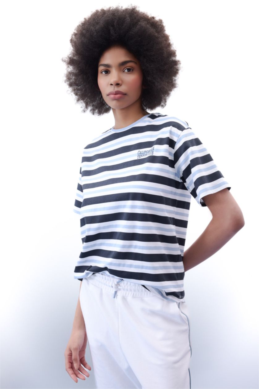 نساء أبيض تيشيرت رياضي مخطط نص كم قصة عادية من DeFactoFit