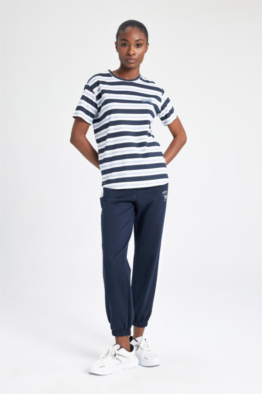 نساء أبيض تيشيرت رياضي مخطط نص كم قصة عادية من DeFactoFit