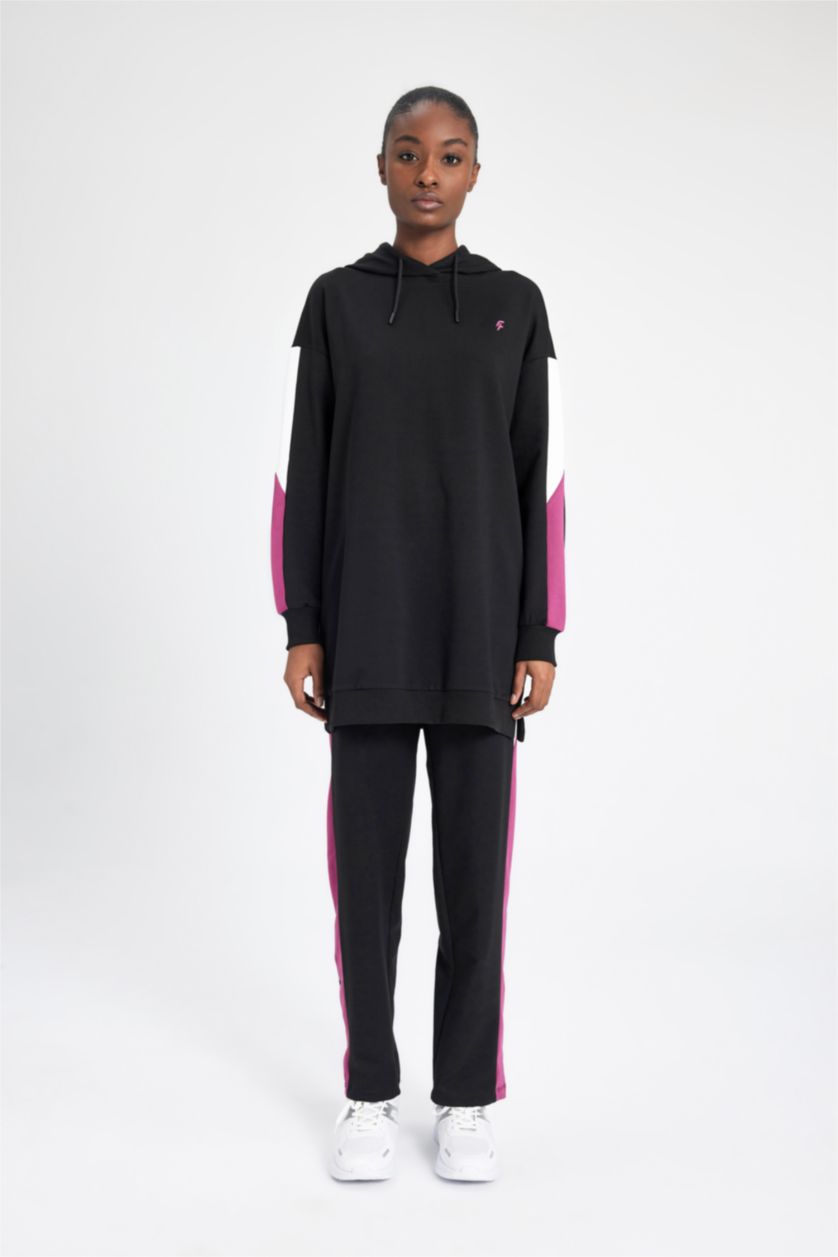 نساء أسود سويت شيرت رياضي بطبعة شعار قصة طويلة من DeFactoFit