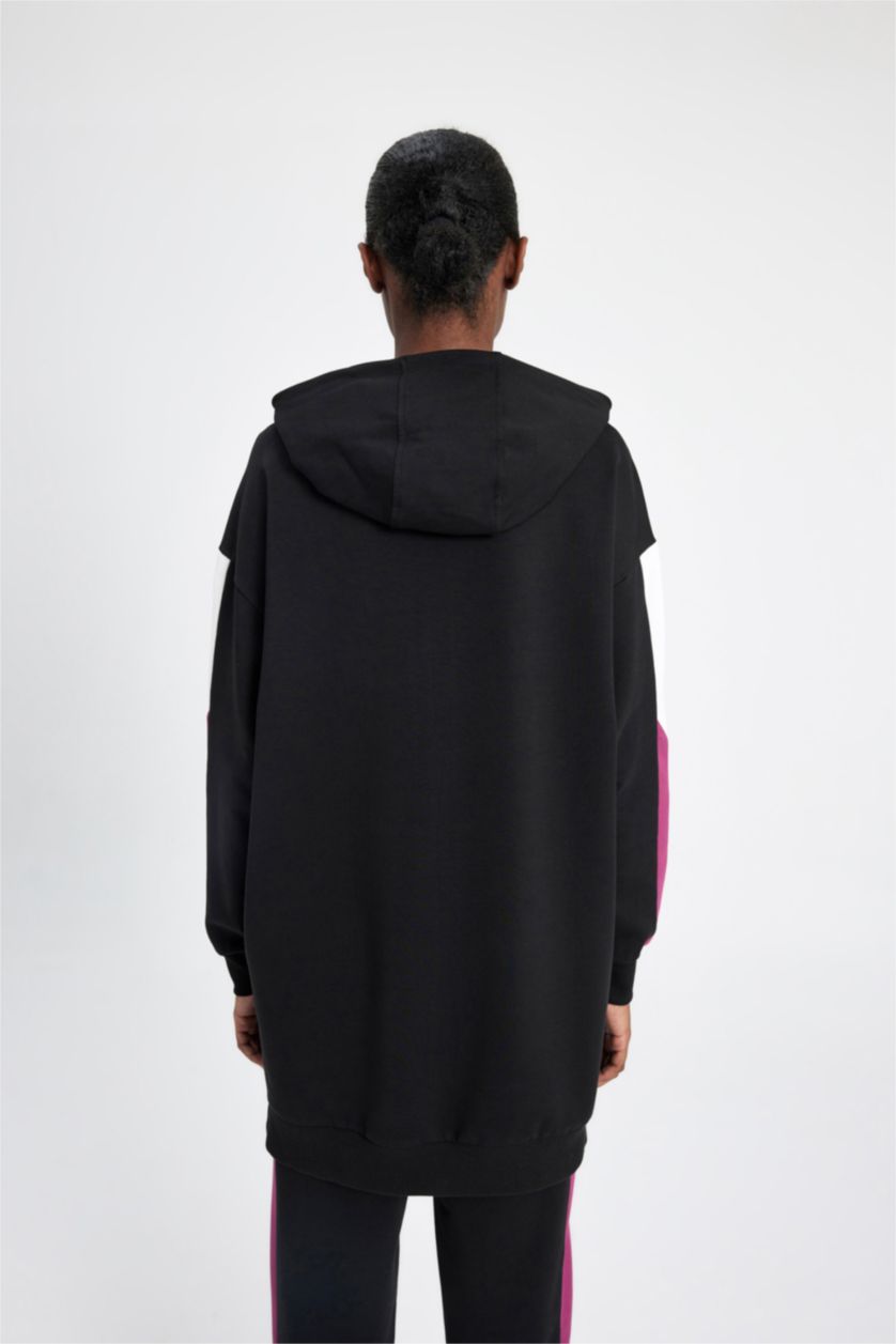 نساء أسود سويت شيرت رياضي بطبعة شعار قصة طويلة من DeFactoFit