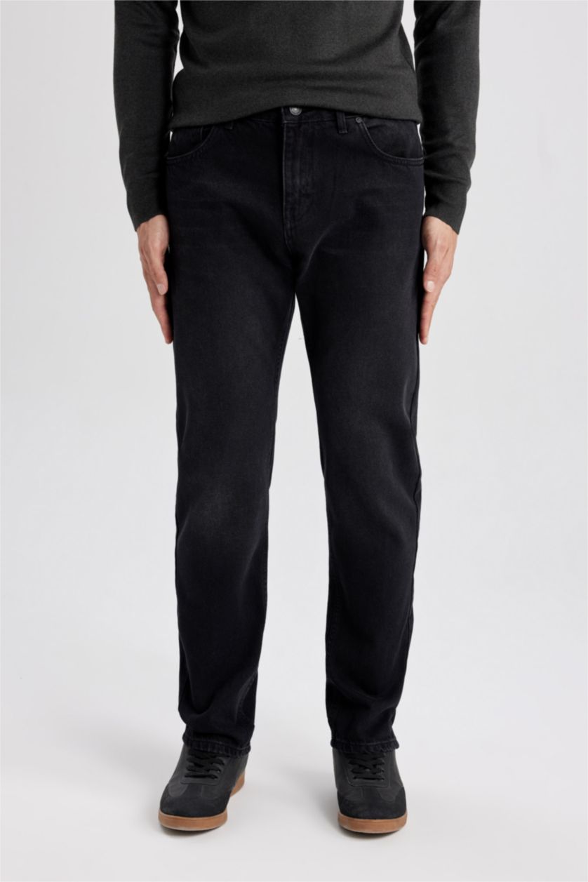 رجال أسود بنطرون جينز قصة مستقيمة وخصر عادي