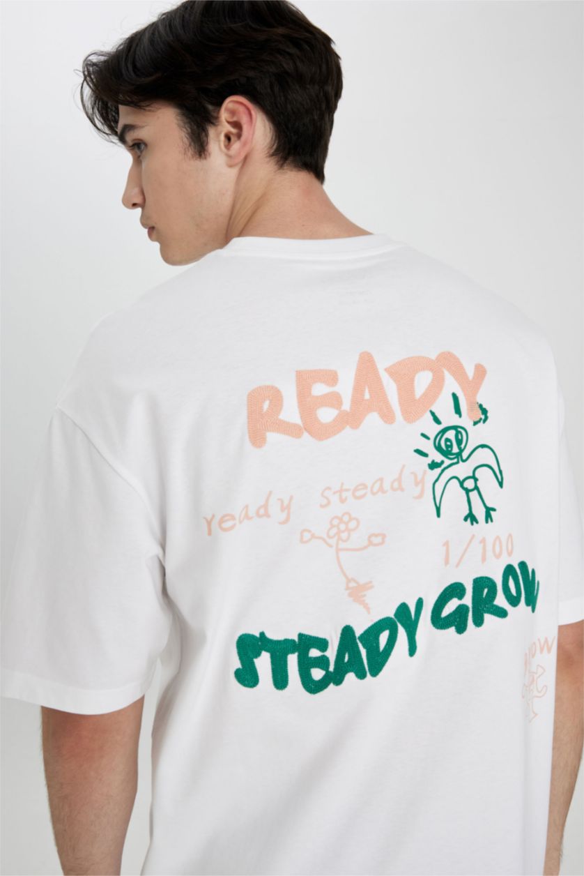 Erkek Beyaz Comfort Regular Fit Rahat Kalıp Bisiklet Yaka Sırt Baskılı Kısa Kollu Tişört