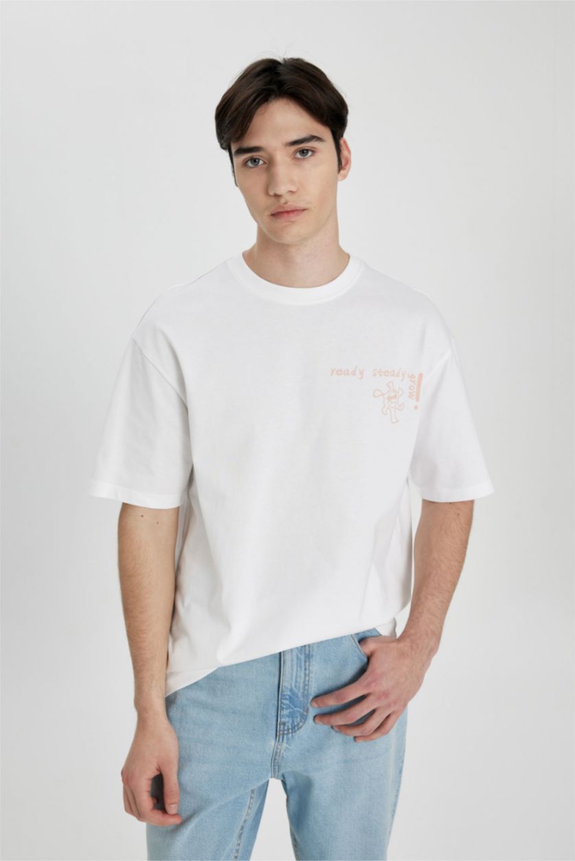 Erkek Beyaz Comfort Regular Fit Rahat Kalıp Bisiklet Yaka Sırt Baskılı Kısa Kollu Tişört