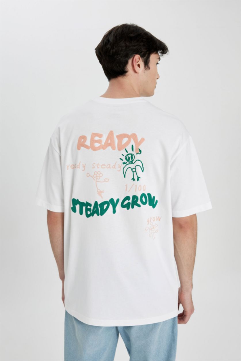 Erkek Beyaz Comfort Regular Fit Rahat Kalıp Bisiklet Yaka Sırt Baskılı Kısa Kollu Tişört