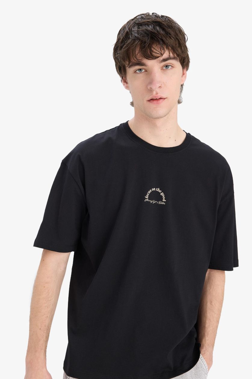 Man Black Oversize Fit Crew Neck Back Printed T-Shirt