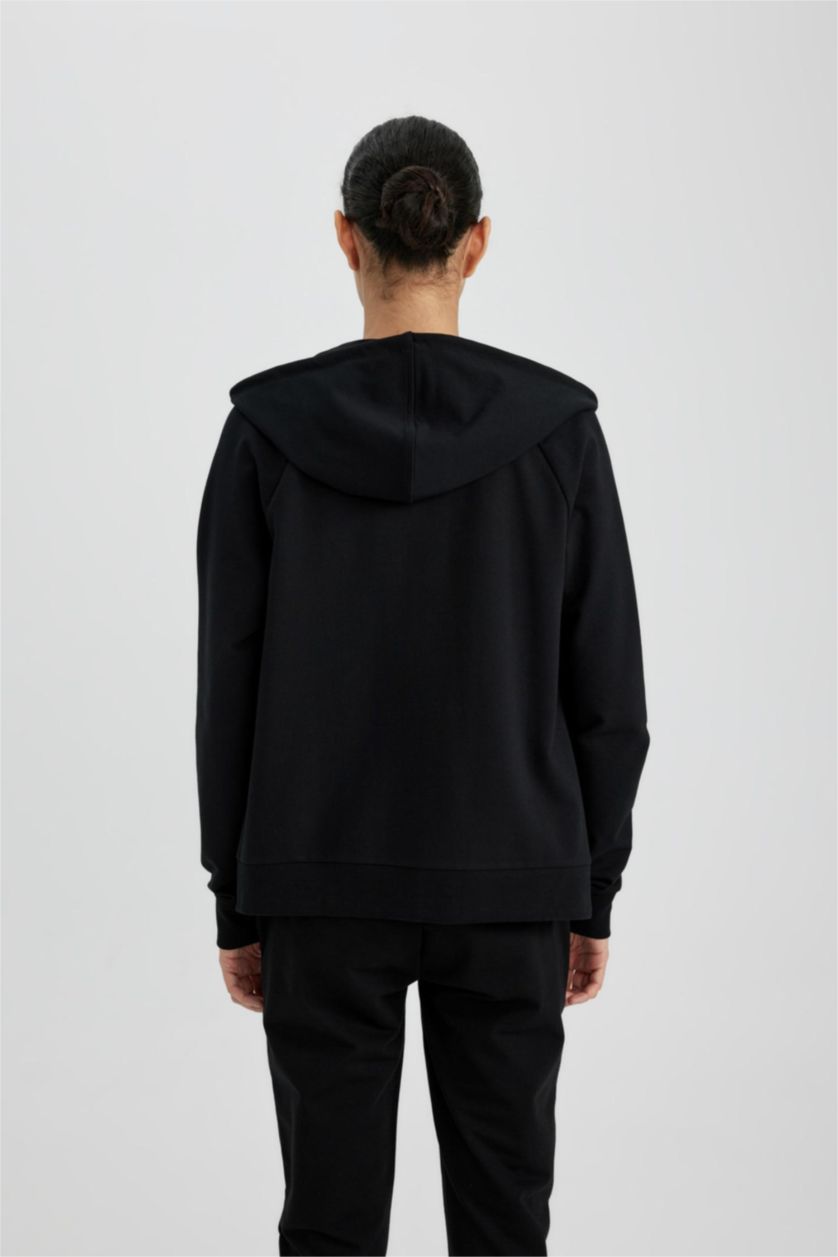 Kadın Siyah Regular Fit Kapüşonlu Sporcu Fermuarlı Sweatshirt