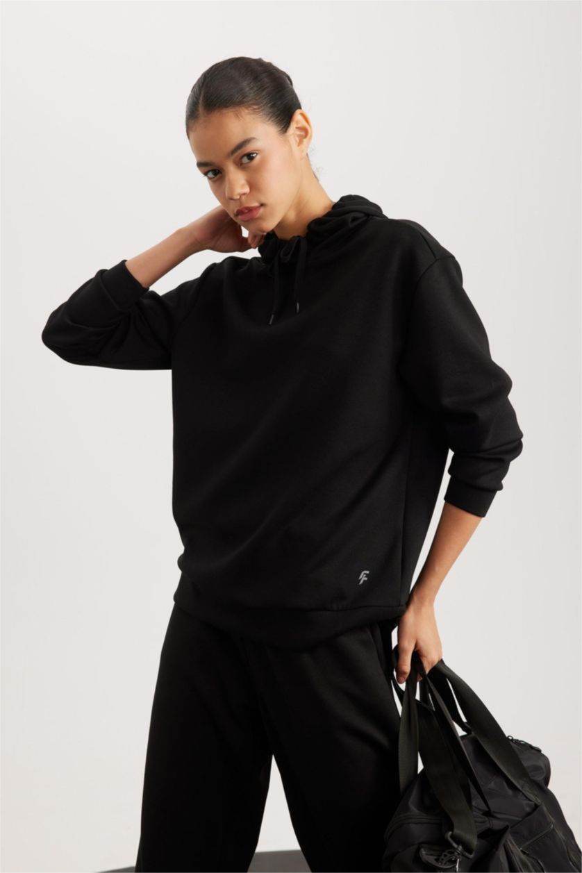 نساء أسود سويت شيرت بطبعة شعار بغطاء للرأس