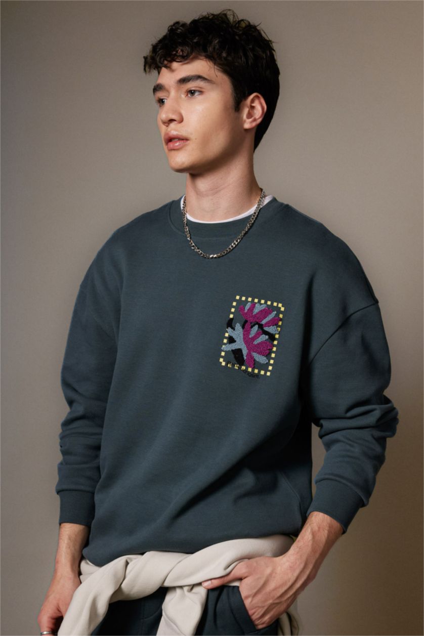 MAN Dark Green Comfort Fit Crew Neck Printed Premium Sweatshirt