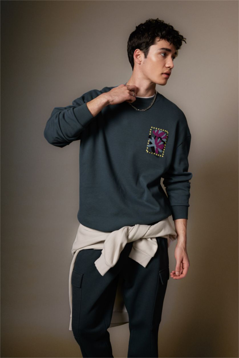 MAN Dark Green Comfort Fit Crew Neck Printed Premium Sweatshirt