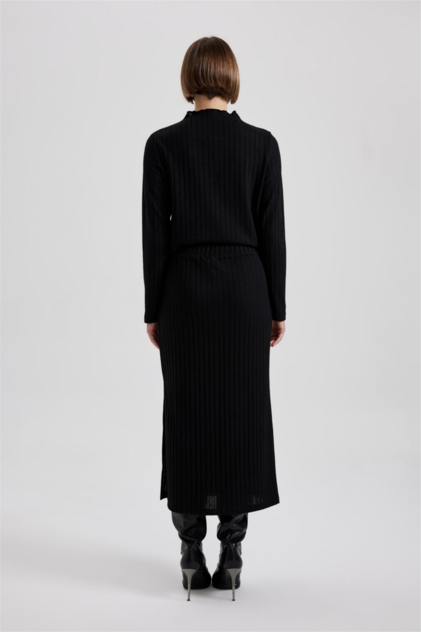 Kadın Siyah Straight Fit Normal Yırtmaçlı Bel Fitilli Kaşkorse Midi Etek