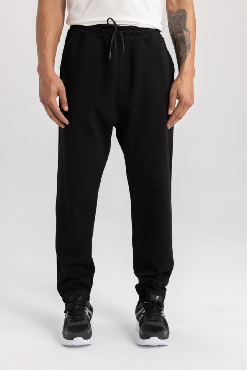 Man Black DeFactoFit Standard Fit Jogger Sweatpants