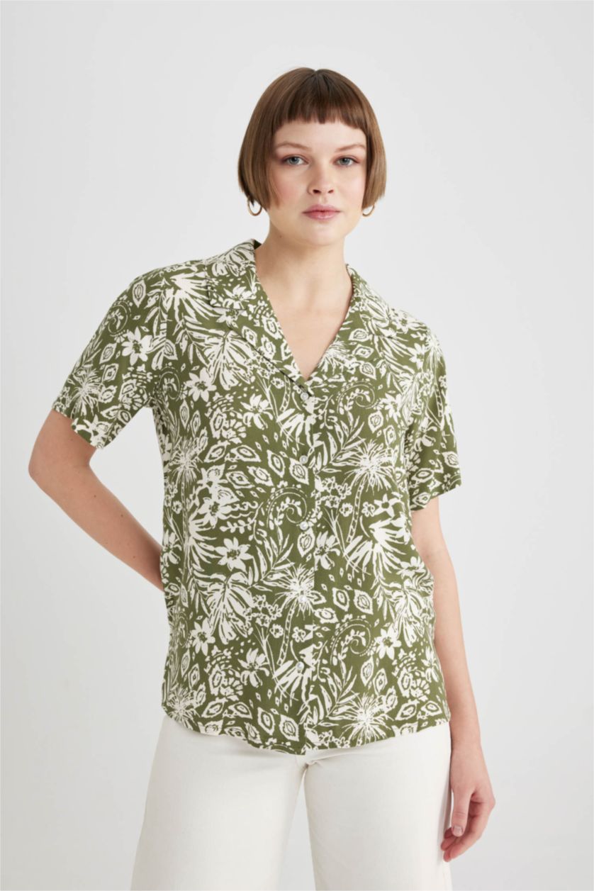 حريمي أخضر قميص بولو نص كم قصة عادية