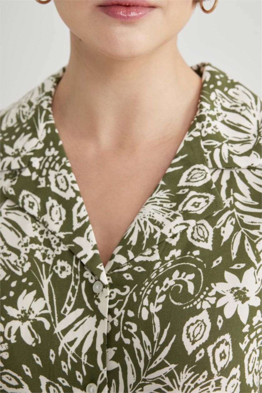 حريمي أخضر قميص بولو نص كم قصة عادية