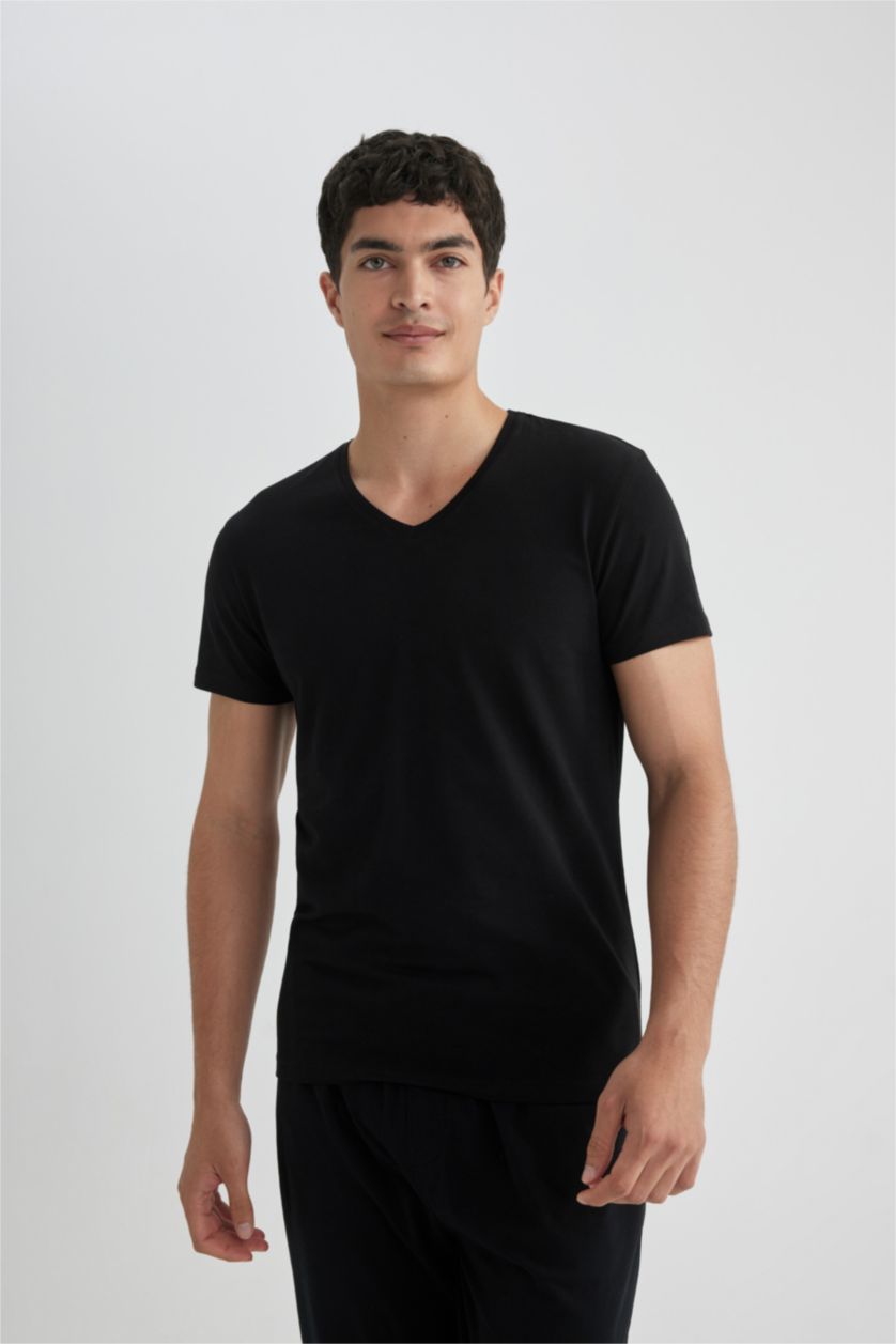 رجالي أسود Slim Fit Knitted Tops