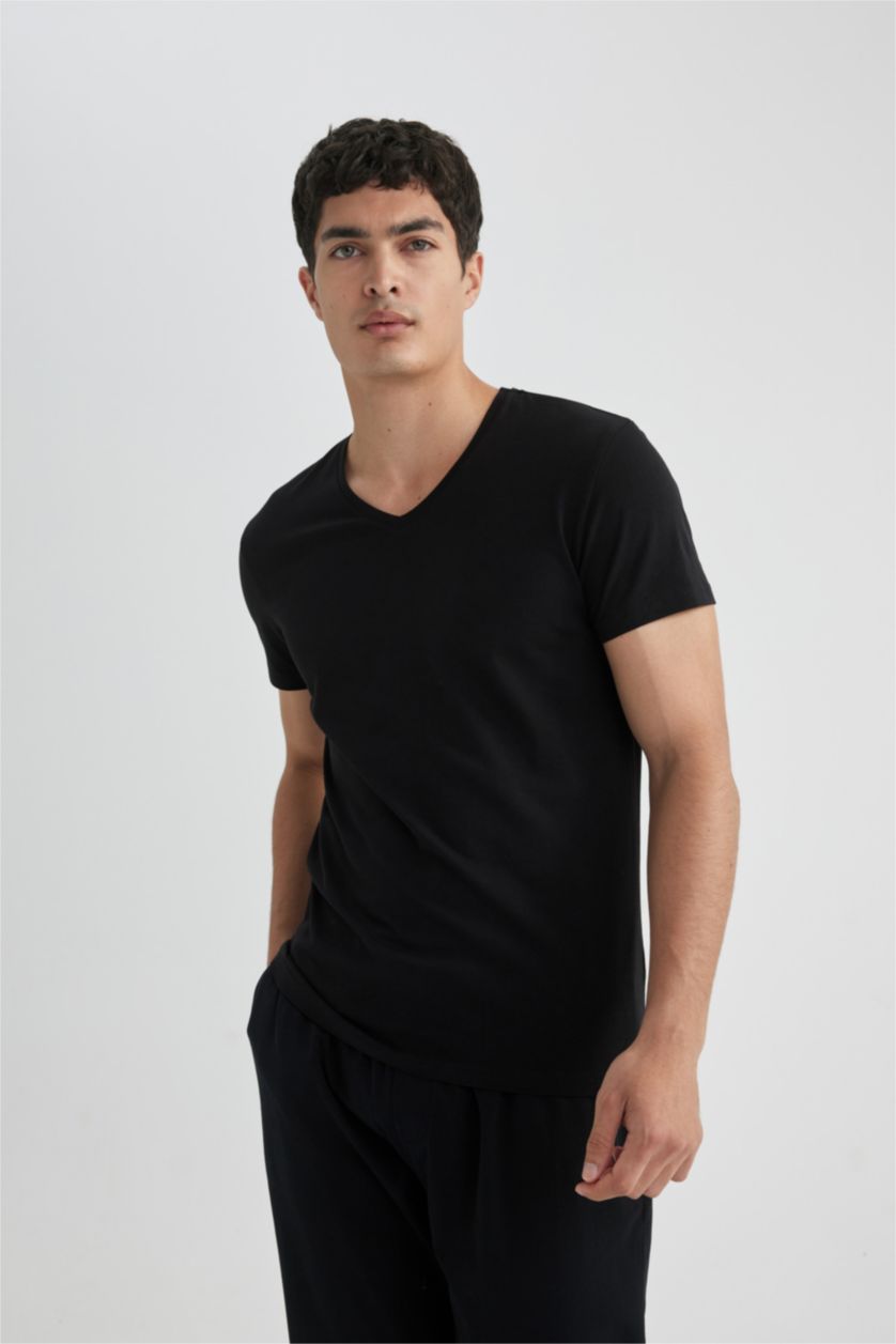 رجالي أسود Slim Fit Knitted Tops