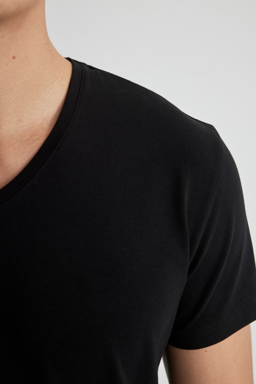 رجالي أسود Slim Fit Knitted Tops