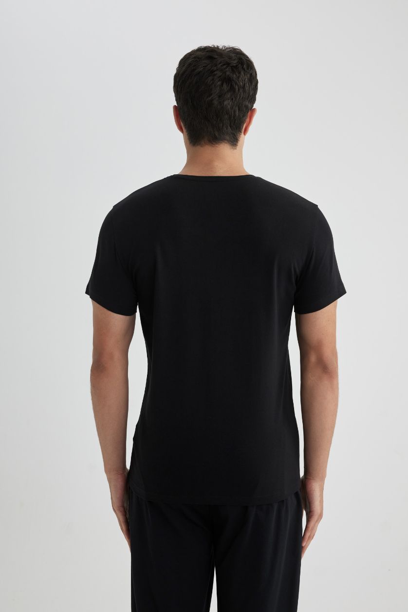 رجالي أسود Slim Fit Knitted Tops